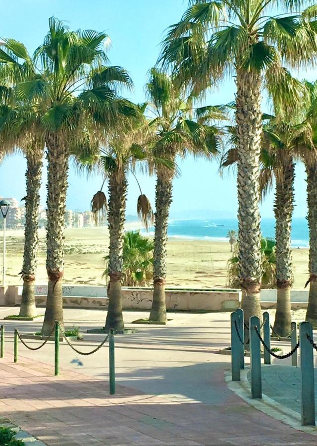 Casa Diana: Vista Al Mar Y 3min A La Playa Y 30min A Portaventura *